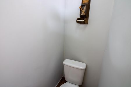 Casa à venda com 216m², 3 quartos e 2 vagas Casa à venda com 216m², 3 quartos e 2 vagasBanheiro 4