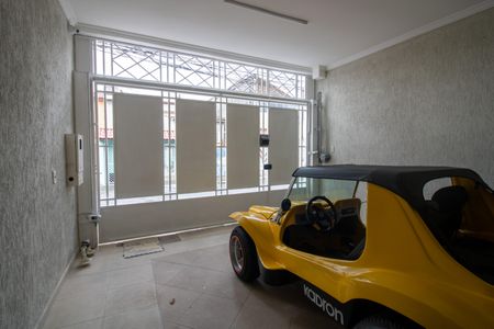 Casa à venda com 216m², 3 quartos e 2 vagas Casa à venda com 216m², 3 quartos e 2 vagasGaragem