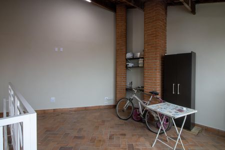 Casa à venda com 216m², 3 quartos e 2 vagas Casa à venda com 216m², 3 quartos e 2 vagasEscritório