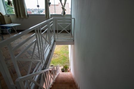 Casa à venda com 216m², 3 quartos e 2 vagas Casa à venda com 216m², 3 quartos e 2 vagasescada acesso escritório