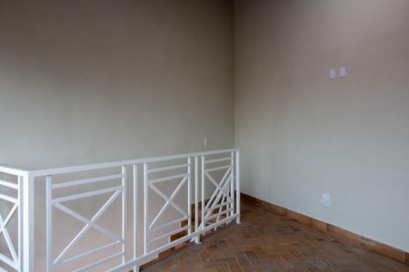 Casa à venda com 216m², 3 quartos e 2 vagas Casa à venda com 216m², 3 quartos e 2 vagasEscritório