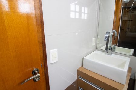 Casa à venda com 216m², 3 quartos e 2 vagas Casa à venda com 216m², 3 quartos e 2 vagasBanheiro 2