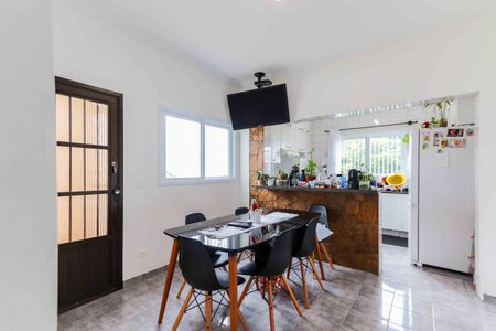 Casa à venda com 170m², 3 quartos e 5 vagas Casa à venda com 170m², 3 quartos e 5 vagasCozinha