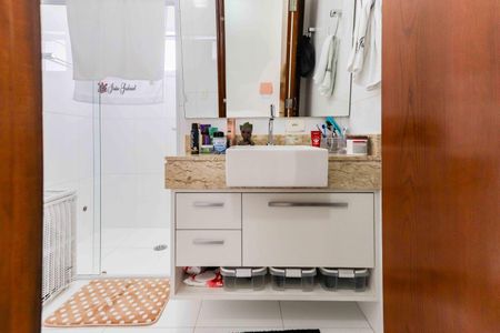 Casa à venda com 170m², 3 quartos e 5 vagas Casa à venda com 170m², 3 quartos e 5 vagasBanheiro Social