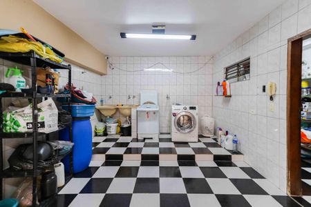 Casa à venda com 170m², 3 quartos e 5 vagas Casa à venda com 170m², 3 quartos e 5 vagasLavanderia