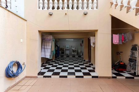 Casa à venda com 170m², 3 quartos e 5 vagas Casa à venda com 170m², 3 quartos e 5 vagasLavanderia