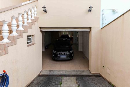 Casa à venda com 170m², 3 quartos e 5 vagas Casa à venda com 170m², 3 quartos e 5 vagasGaragem