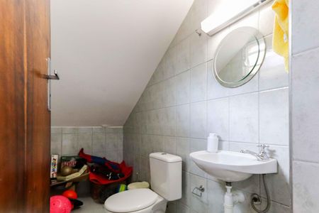 Casa à venda com 170m², 3 quartos e 5 vagas Casa à venda com 170m², 3 quartos e 5 vagasBanheiro - Garagem