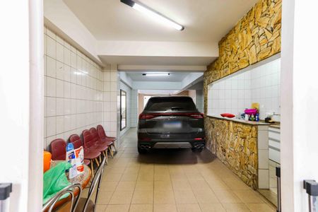 Casa à venda com 170m², 3 quartos e 5 vagas Casa à venda com 170m², 3 quartos e 5 vagasGaragem