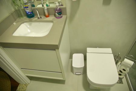 Casa à venda com 212m², 3 quartos e 3 vagasBanheiro Social 