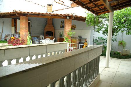 Casa à venda com 212m², 3 quartos e 3 vagasQuarto 3  - Varanda 