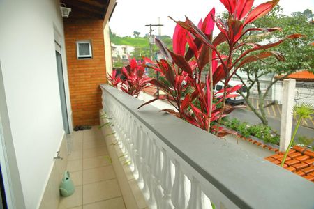 Casa à venda com 212m², 3 quartos e 3 vagasVaranda Suíte 1 e 2 