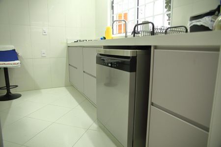 Casa à venda com 212m², 3 quartos e 3 vagasCozinha 