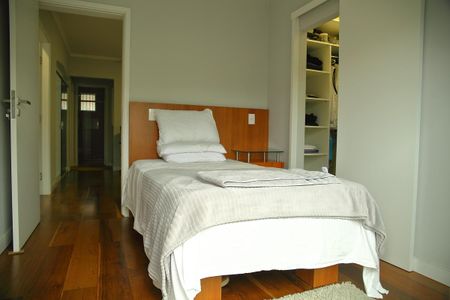 Casa à venda com 212m², 3 quartos e 3 vagasSuíte 2 