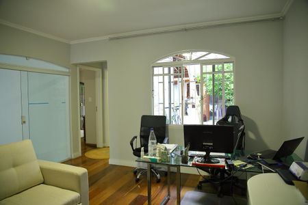 Casa à venda com 212m², 3 quartos e 3 vagasSala de tv / Escritório 