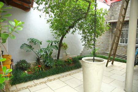 Casa à venda com 212m², 3 quartos e 3 vagasÁrea de convivência/ churrasqueira 