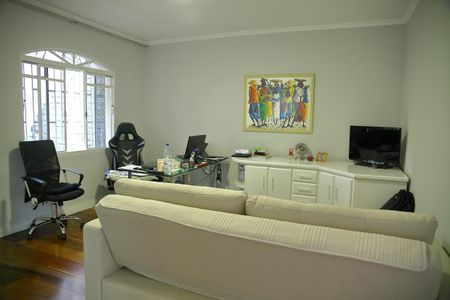 Casa à venda com 212m², 3 quartos e 3 vagasSala de tv / Escritório 