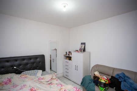 Casa à venda com 94m², 4 quartos e sem vagaQuarto Casa 1