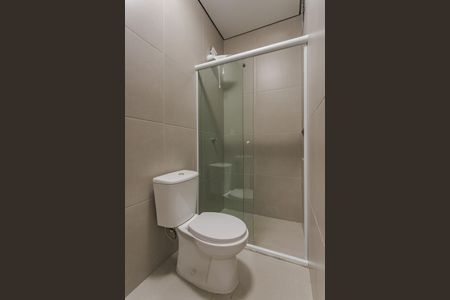 Banheiro de apartamento para alugar com 1 quarto, 25m² em Rio Branco, Porto Alegre