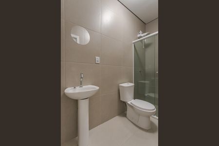 Banheiro de apartamento para alugar com 1 quarto, 25m² em Rio Branco, Porto Alegre