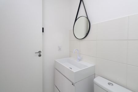 Banheiro  de apartamento para alugar com 1 quarto, 29m² em Parque Vitoria, São Paulo