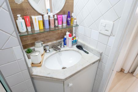 Apartamento à venda com 66m², 2 quartos e 1 vagaBanheiro Social