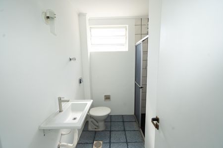 Apartamento para alugar com 85m², 2 quartos e 1 vaga Apartamento para alugar com 85m², 2 quartos e 1 vagaBanheiro