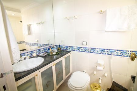 Apartamento à venda com 114m², 3 quartos e 3 vagasBanheiro da Suíte