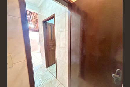 Casa à venda com 269m², 3 quartos e 2 vagas Casa à venda com 269m², 3 quartos e 2 vagasBanheiro 2