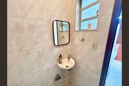 Casa à venda com 269m², 3 quartos e 2 vagas Casa à venda com 269m², 3 quartos e 2 vagasBanheiro 2