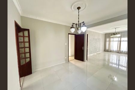 Casa à venda com 269m², 3 quartos e 2 vagas Casa à venda com 269m², 3 quartos e 2 vagasCopa