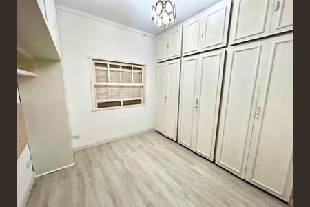Casa à venda com 269m², 3 quartos e 2 vagas Casa à venda com 269m², 3 quartos e 2 vagasQuarto 2