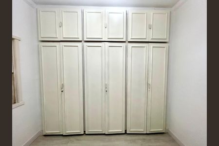 Casa à venda com 269m², 3 quartos e 2 vagas Casa à venda com 269m², 3 quartos e 2 vagasQuarto 2