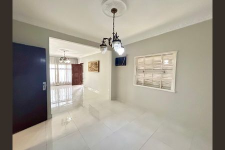 Casa à venda com 269m², 3 quartos e 2 vagas Casa à venda com 269m², 3 quartos e 2 vagasCopa