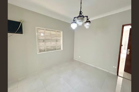 Casa à venda com 269m², 3 quartos e 2 vagas Casa à venda com 269m², 3 quartos e 2 vagasCopa