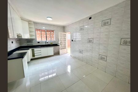 Casa à venda com 269m², 3 quartos e 2 vagas Casa à venda com 269m², 3 quartos e 2 vagasCozinha