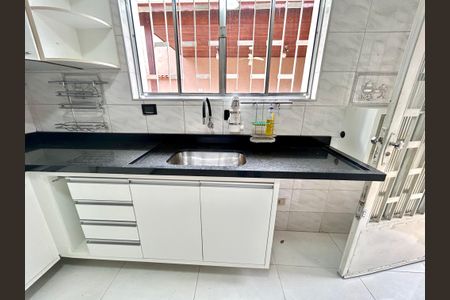 Casa à venda com 269m², 3 quartos e 2 vagas Casa à venda com 269m², 3 quartos e 2 vagasCozinha