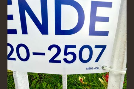 Casa à venda com 269m², 3 quartos e 2 vagas Casa à venda com 269m², 3 quartos e 2 vagasCódigo da placa MBHL-456