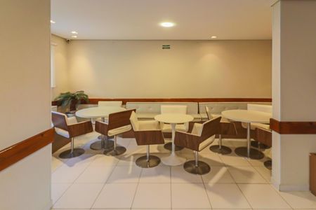 Apartamento à venda com 60m², 2 quartos e 1 vagaÁrea comum - Salão de festas