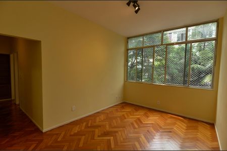 Apartamento para alugar com 67m², 2 quartos e 1 vagaSala