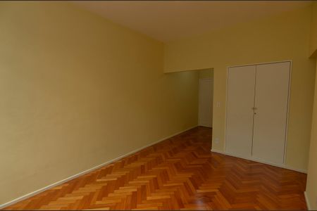 Apartamento para alugar com 67m², 2 quartos e 1 vagaSala
