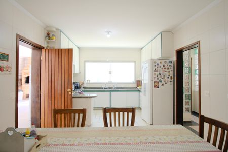 Casa para alugar com 280m², 6 quartos e 12 vagasCasa 1 Cozinha