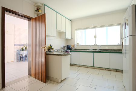 Casa para alugar com 280m², 6 quartos e 12 vagasCasa 1 Cozinha