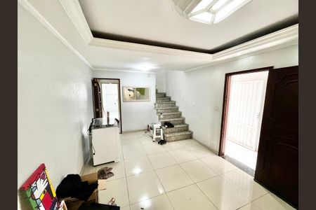 Casa à venda com 200m², 4 quartos e 2 vagasSala