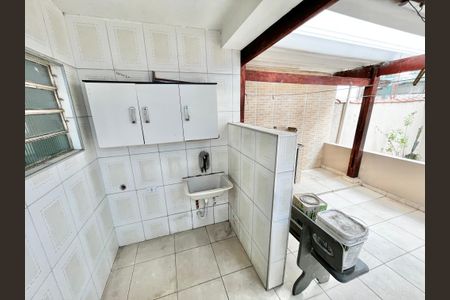 Casa à venda com 200m², 4 quartos e 2 vagasQuintal