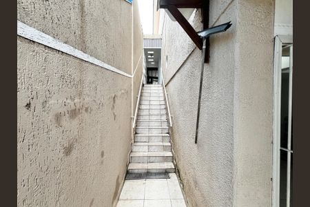 Casa à venda com 200m², 4 quartos e 2 vagasEscada