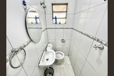 Casa à venda com 200m², 4 quartos e 2 vagasBanheiro de serviço