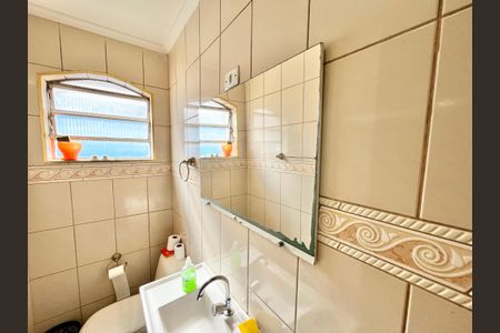 Casa à venda com 200m², 4 quartos e 2 vagasBanheiro