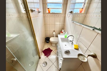 Casa à venda com 200m², 4 quartos e 2 vagasBanheiro