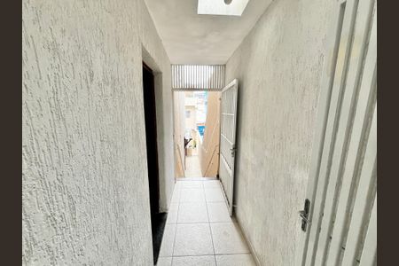 Casa à venda com 200m², 4 quartos e 2 vagasEscada